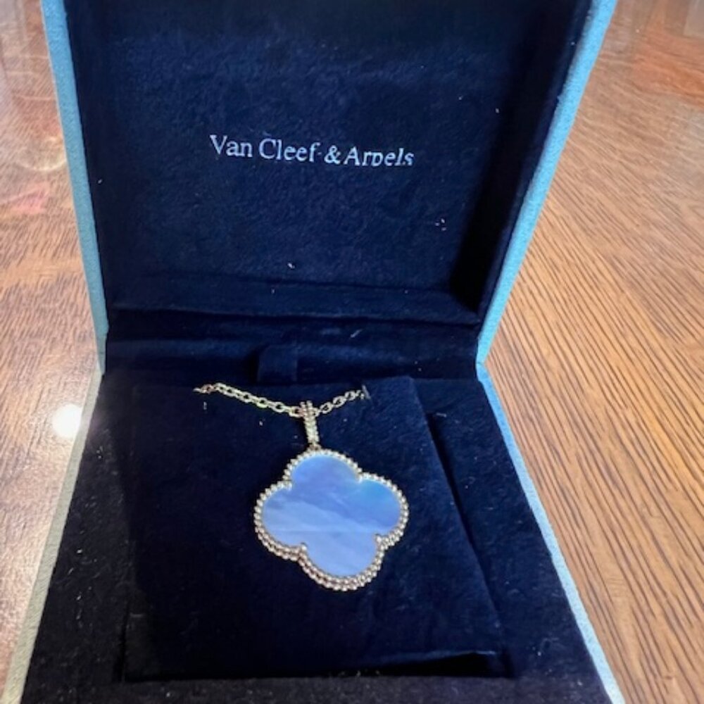 faux Van cleef clover necklace mother of pearl 18 inch chain